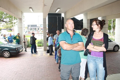 Elections: Peace and jollification in the suburbs